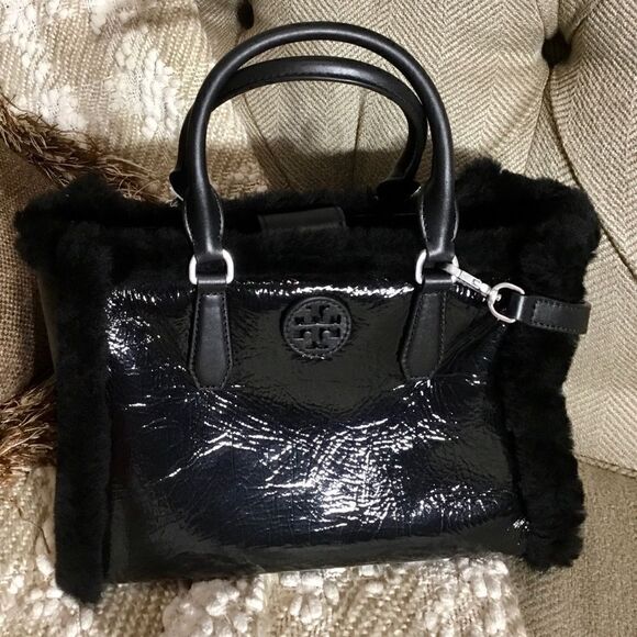 TORY BURCH CRINKLE PATENT LEATHER SHEARLING CROSSBODY BAG OR HANDBAG - Picture 4 of 12